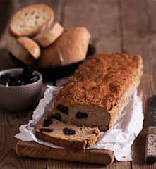 Pasztet z gęsi z suszonymi śliwkami