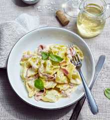 Tortellini in Schinken-Sahne-Sauce