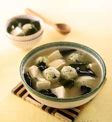 雞肉丸豆腐味增湯