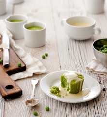 Ærteflan med ostesauce