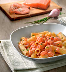Tortiglioni risottati salmone e gamberetti