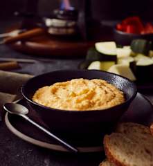 Knoblauch-Käse-Creme zum Dippen und Überbacken