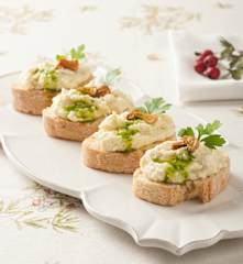 Brandada de bacalao, pan rústico y aceite de perejil