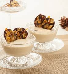 Mousse de turrón con galleta crujiente de cereales y chocolate