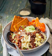 酸甜蔬菜碗配豆腐