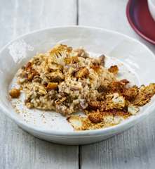Risoto de borrego com couve-flor e pão picante