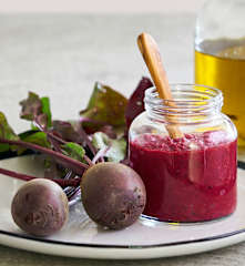 Pesto de beterraba assada com amêndoa