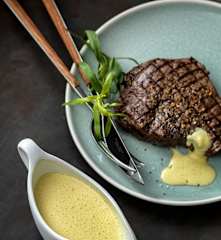 New York con salsa bernesa