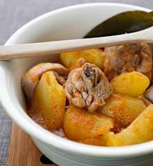 Cazuela de patatas con pollo