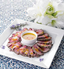 Rosbife com molho de manga e malagueta