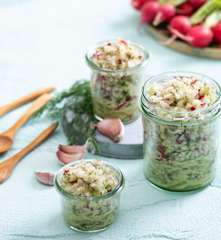 Surówka z kalarepy i rzodkiewki