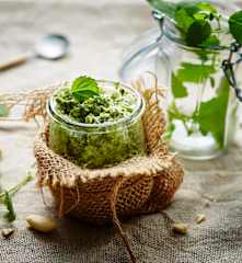 Pesto menthe, amande et chèvre