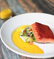 Crudo & cotto di salmone con zucchine marinate e zabaione salato (di Mirko Ronzoni)