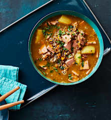 Linseneintopf mit Lyoner Wurst