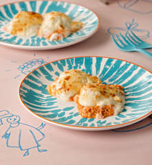 Huevos gratinados rellenos de jamón