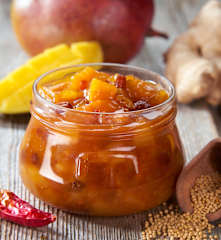 Chutney al mango e senape