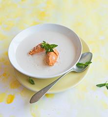 Helado de pimientos del piquillo confitados con ajoblanco