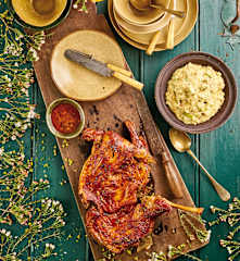 Cabrito al horno con migas de espárragos