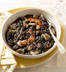 Arroz negro con gambones y sepia
