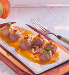 Polpette in salsa di zucca con funghi