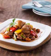 Sovracosce di pollo agli anacardi