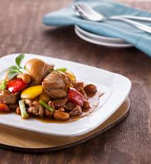 Salteado de pollo y nueces