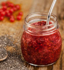 Confettura ai frutti rossi e semi di chia raw