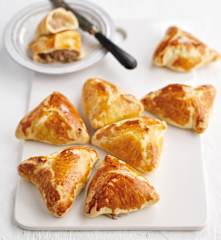 Pastéis recheados com carne