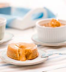 Babeczki z płynnym karmelem