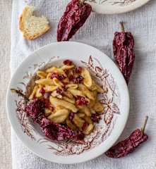 Strascinati con mollica e peperoni cruschi