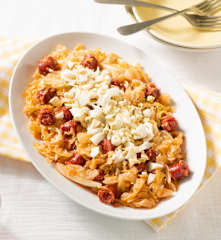 Repollo salteado con chistorra y huevo duro