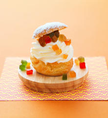 Bignè con frutti canditi