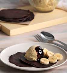 Crêpes de chocolate con helado de plátano