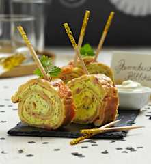 Pfannkuchenröllchen mit Kräuter-Frischkäse-Creme