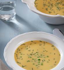 Crema de maíz con guisantes frescos