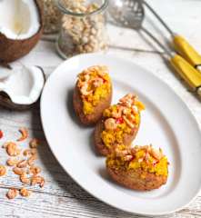 Acarajé - Pastel de feijão-frade com recheio de leite de coco