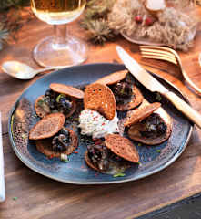 Croustillant de sarrasin aux escargots, crème à l'ail