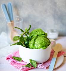 Lodowy deser groszkowo-miętowy