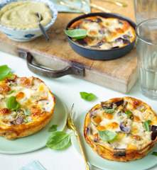 Miniclafoutis d'aubergine, orge perlé et dip de courgette
