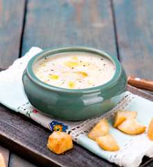 Květáková polévka s krutony