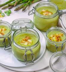 Vellutata di fave, asparagi e limoni