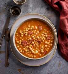 Guisado de grão com legumes