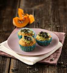 Kürbismuffins mit Zitronen-Minz-Glasur (vegan)