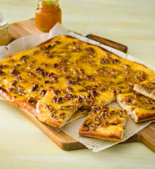 Coca con cabello de ángel y nueces