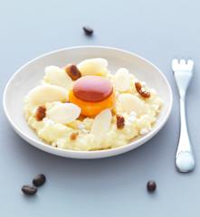 Jaune d’œuf confit à l’huile fumée, voile de café - Eric Robert