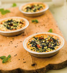 Mini quiches de espinafres, ricota e bacon