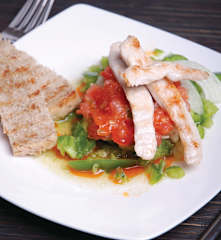 Sałatka z grillowanym indykiem