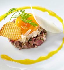 Rognone saltato con uova al vapore e rémoulade alla polpa di granchio