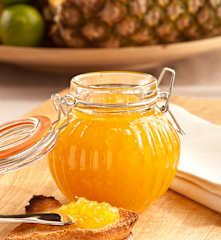 Mermelada de piña y lima