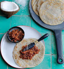 Kadaka - Crepes de mandioca com creme de coco